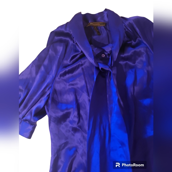 BCBGmaxazria 100% silk top,blouse tie Neck with split sleeve. - Picture 4 of 6